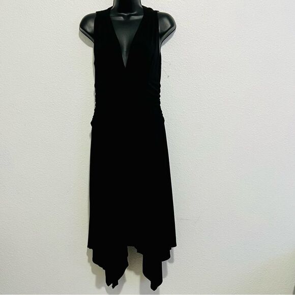 Cynthia Steffe Dresses & Skirts - VTG Y2K Cynthia Steffe Black V Neck Ruched Sleeveless Handkerchief Hem Dress M